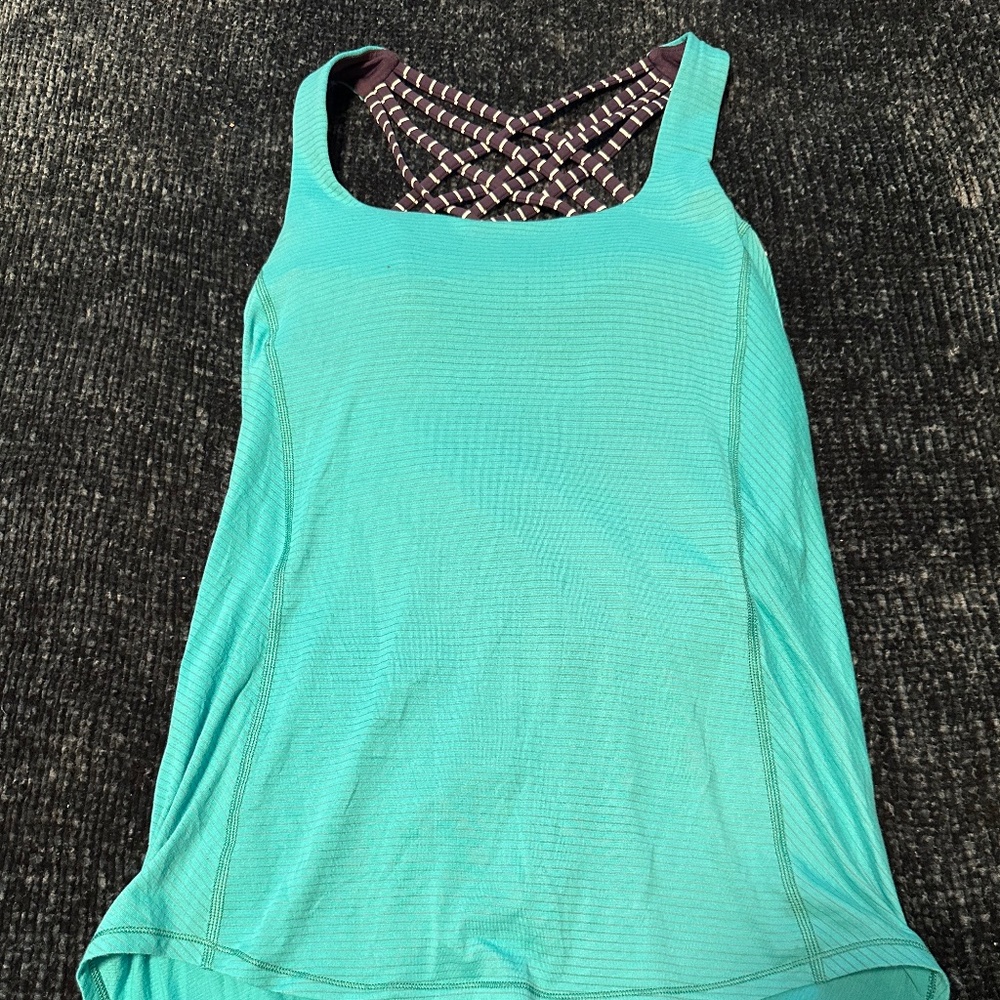 Lululemon No limits tank size 4